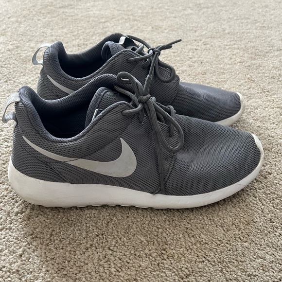 Nike Shoes - Grey Nike Roche
